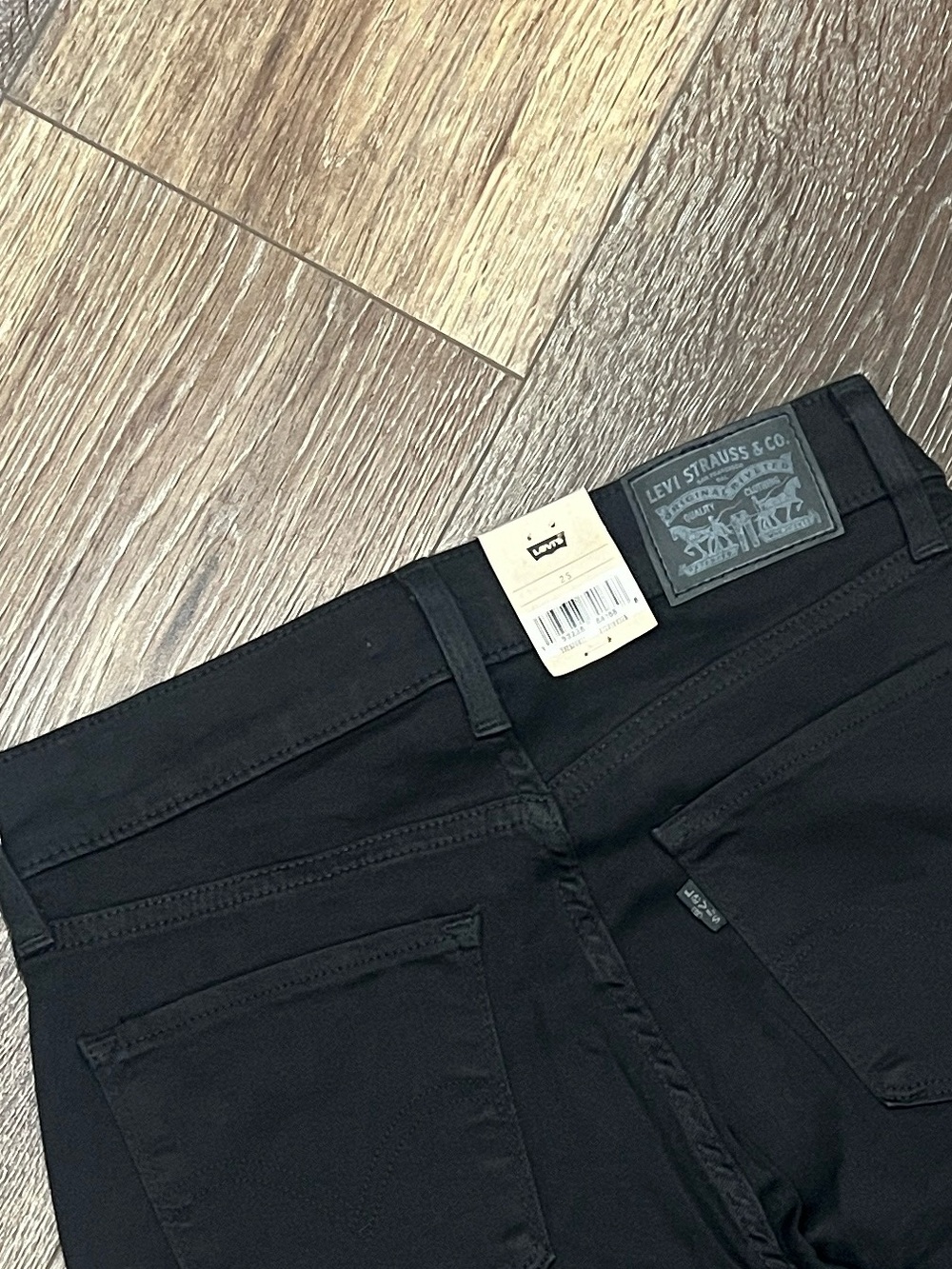 NWT LEVI’S Black Classic Bootcut Stellar Stretch Mid Rise Denim Jeans 🖤 - Picture 8 of 9
